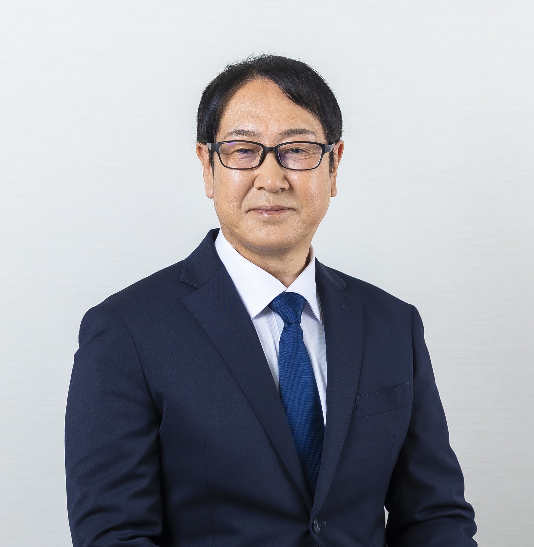 新美　幸夫